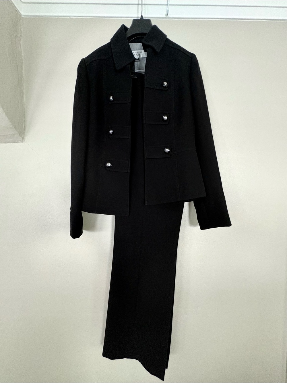 Tahari Petite Black Jacket & Silver Button-Tab Straight Leg Pants Suit Set 0P